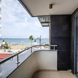 Apartament Dios Ponte Finikoudes Beachfront, Larnaca